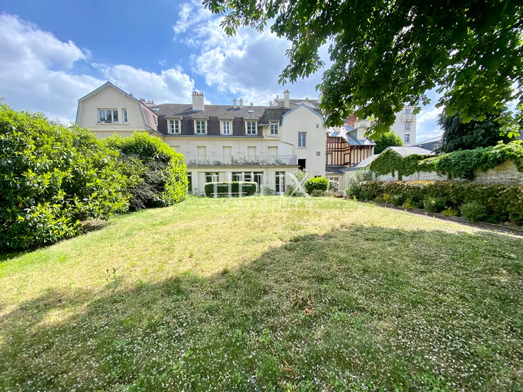 Saint Germain en Laye un appartement de 129 M2 au dernier étage près du château avec un box