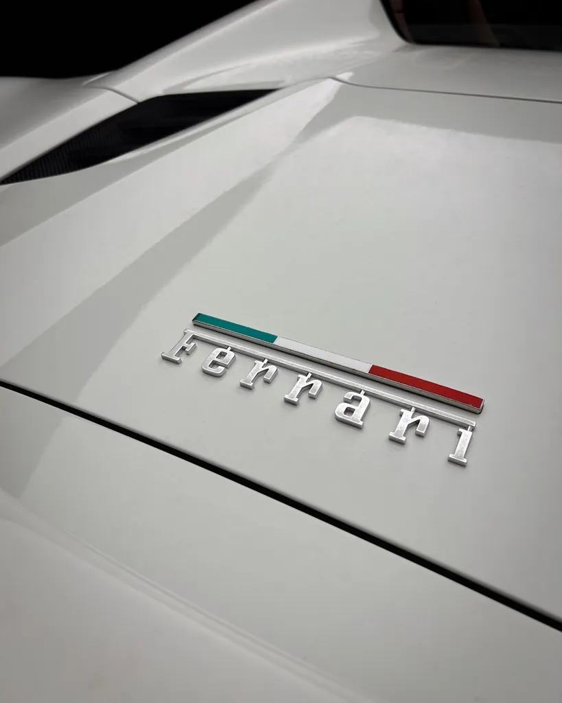 Réparer un siège de Ferrari 488 Spider chez DSP Service à Le Mans