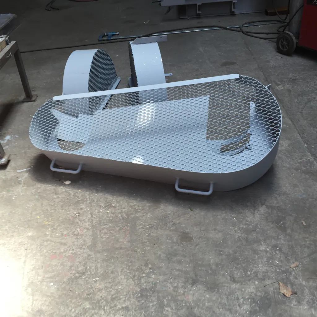 CAPOTS DE PROTECTION METALLIQUES FABRIQUES SUR MESURE SUIVANT PLAN DANS NOS ATELIERS DE CHAUDRONNERIE A MARTIGUES 13