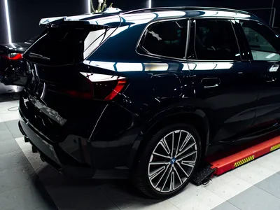 Polissage professionnel carrosserie BMW iX1 en Bretagne