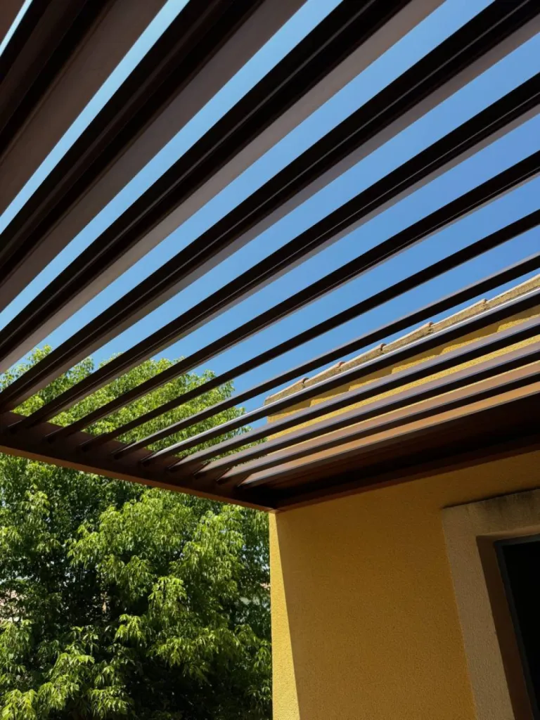 Pose de pergola pour protection solaire à Pélissanne