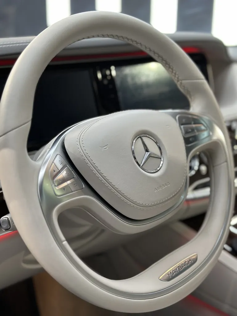 polissage carrosserie DETAILING traitement céramique lyon Mercedes Maybach