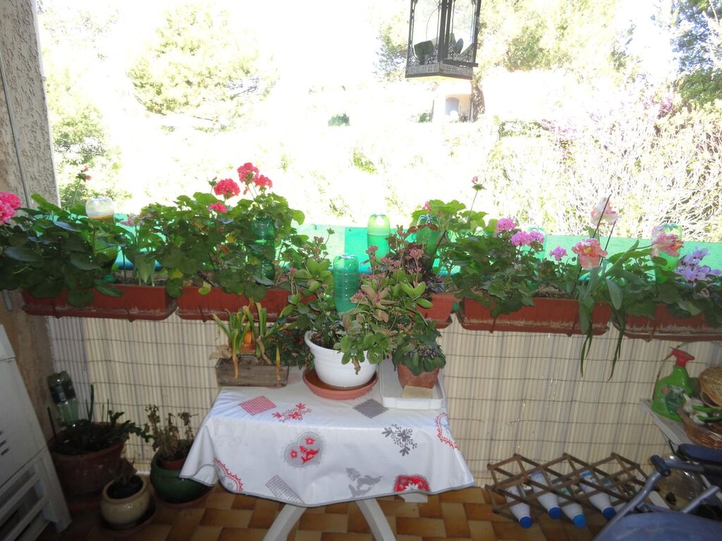 Vente bel appartement 3/4 Roquefort La Bédoule  au calme avec parking privatif