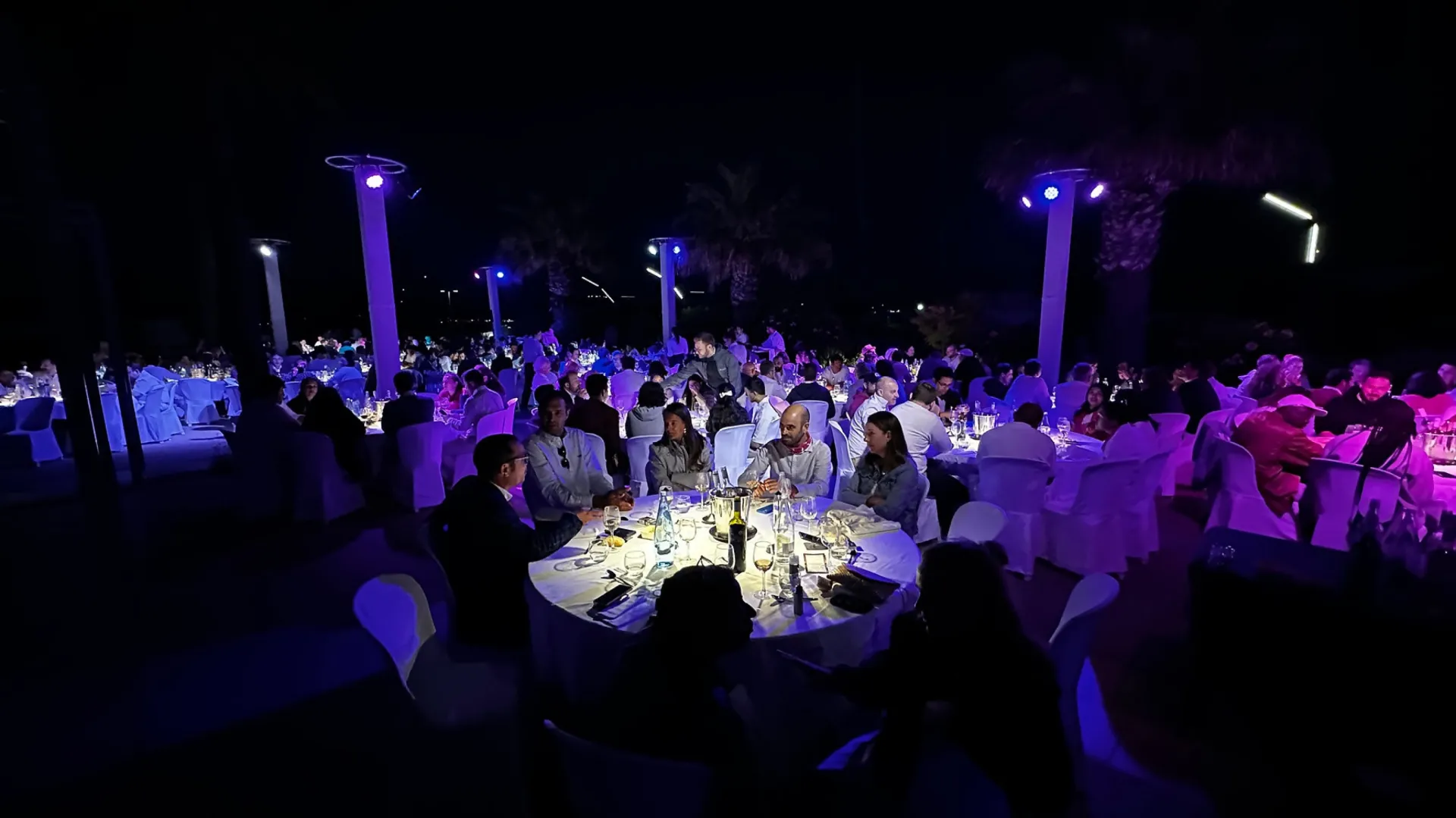 location lampe de table led pour diner à Sanary dans le var