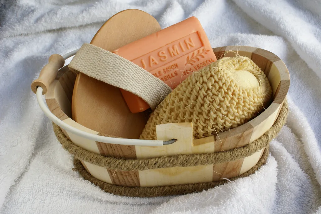 Technique professionnelle de drainage au Centre Aglaé pour jambes légères et silhouette affinée.