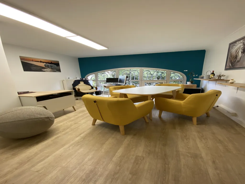 LE HAVRE - A VENDRE immeuble indépendant mixte de bureaux et d'habitation 475m2 en angle de rues sur axe passant.