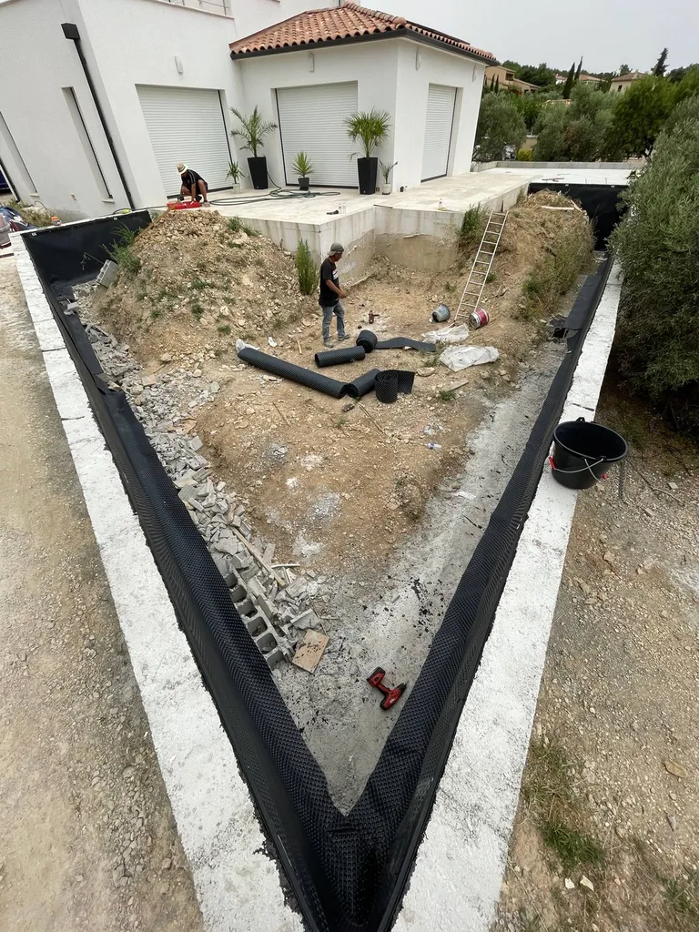 Création mur de soutènement et enduit de façade à La Fare les Oliviers