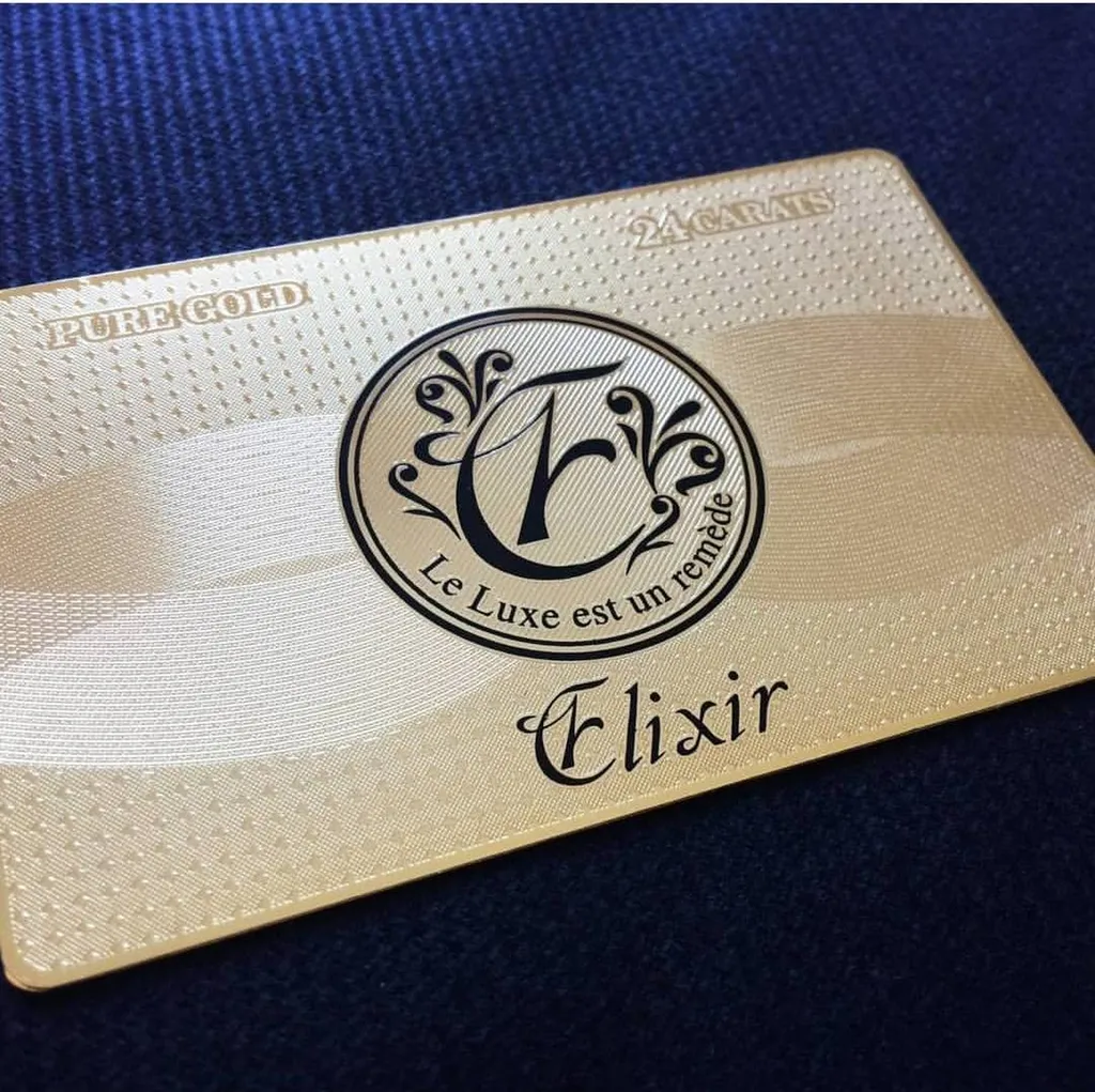 graphiste et impression de carte de visite or massif 24 carats dubai monaco paris st tropez cannes et genève