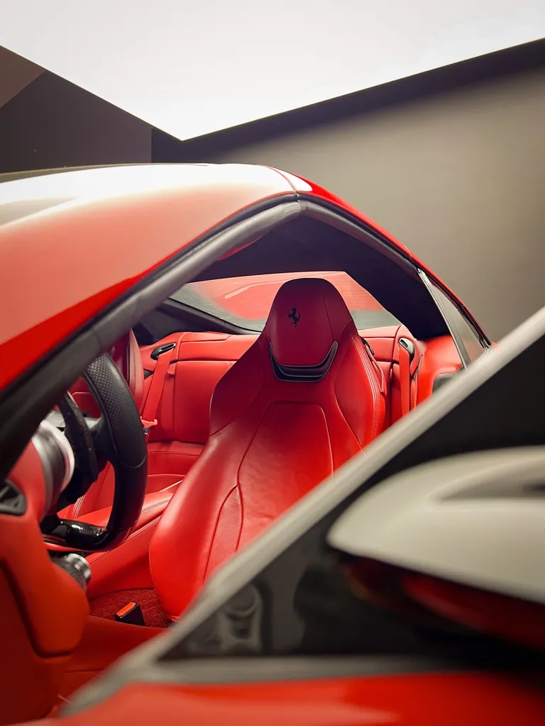 Pose d’un film de protection PPF sur une Ferrari Portofino par DSP Service à Le Mans