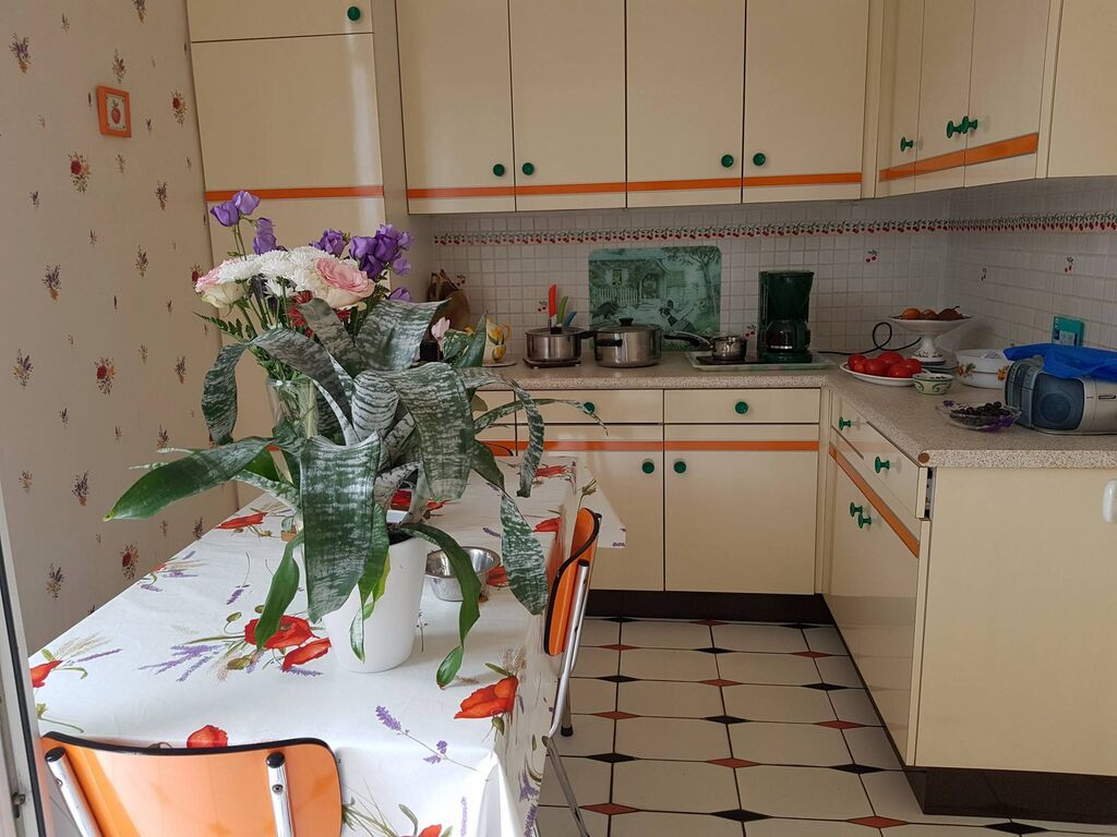 Acquérir une spacieuse maison et ses dépendances à 40 minutes de la mer 14800