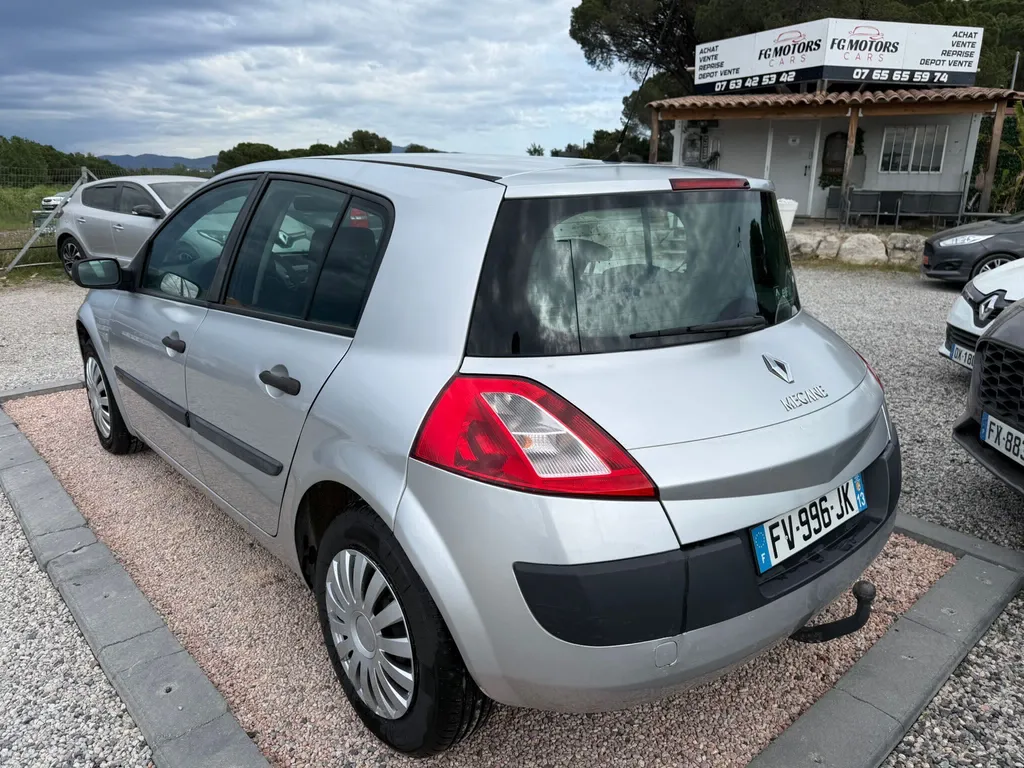 REnaut Mégane II 1.4 98CV 5 Portes