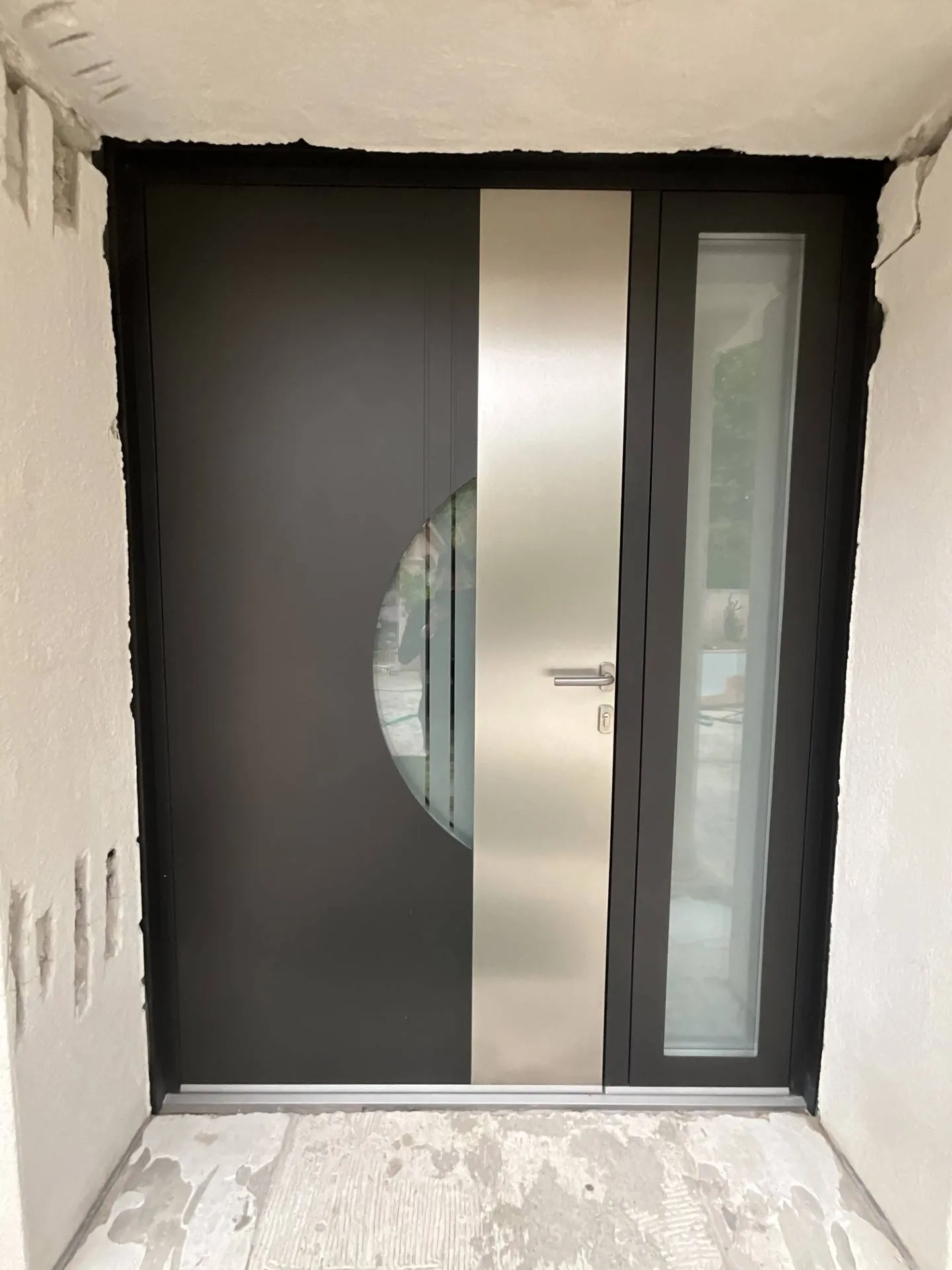 PORTE D'ENTREE EN ALUMINIUM A VENTABREN