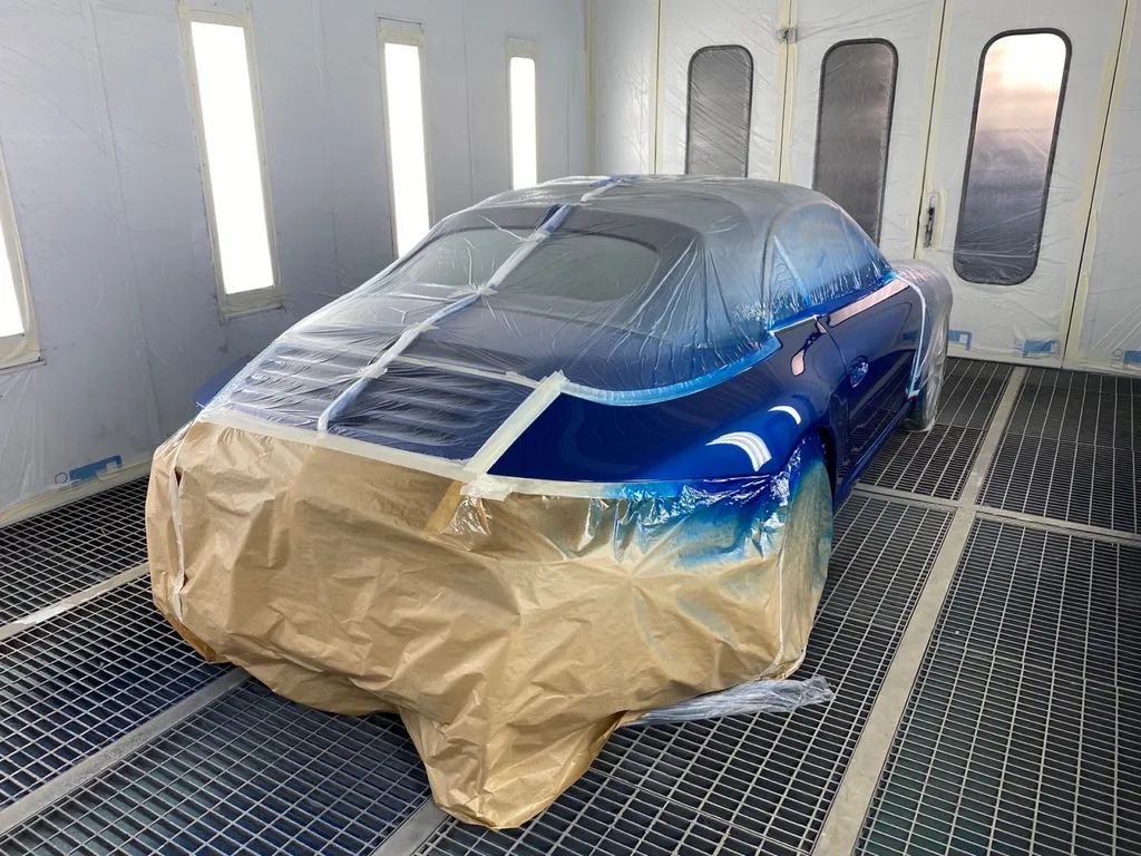 Carrosserie pour réparation à Carnoux, porsche 997 avec les deux ailes arrière abîmés. Platinum Carrosserie franchise offerte 