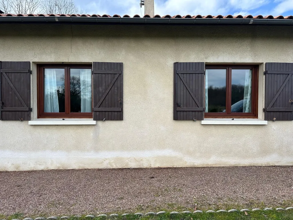 Fenêtres bois fabriquées sur mesure par Pierret et installées sur la commune de Tresses, proche B