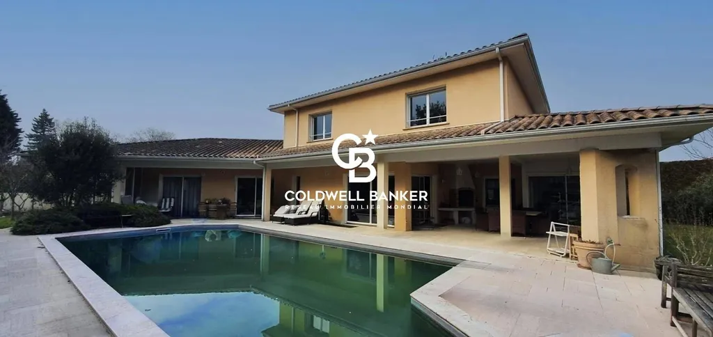 Maison familiale avec grand jardin et piscine – Blanquefort