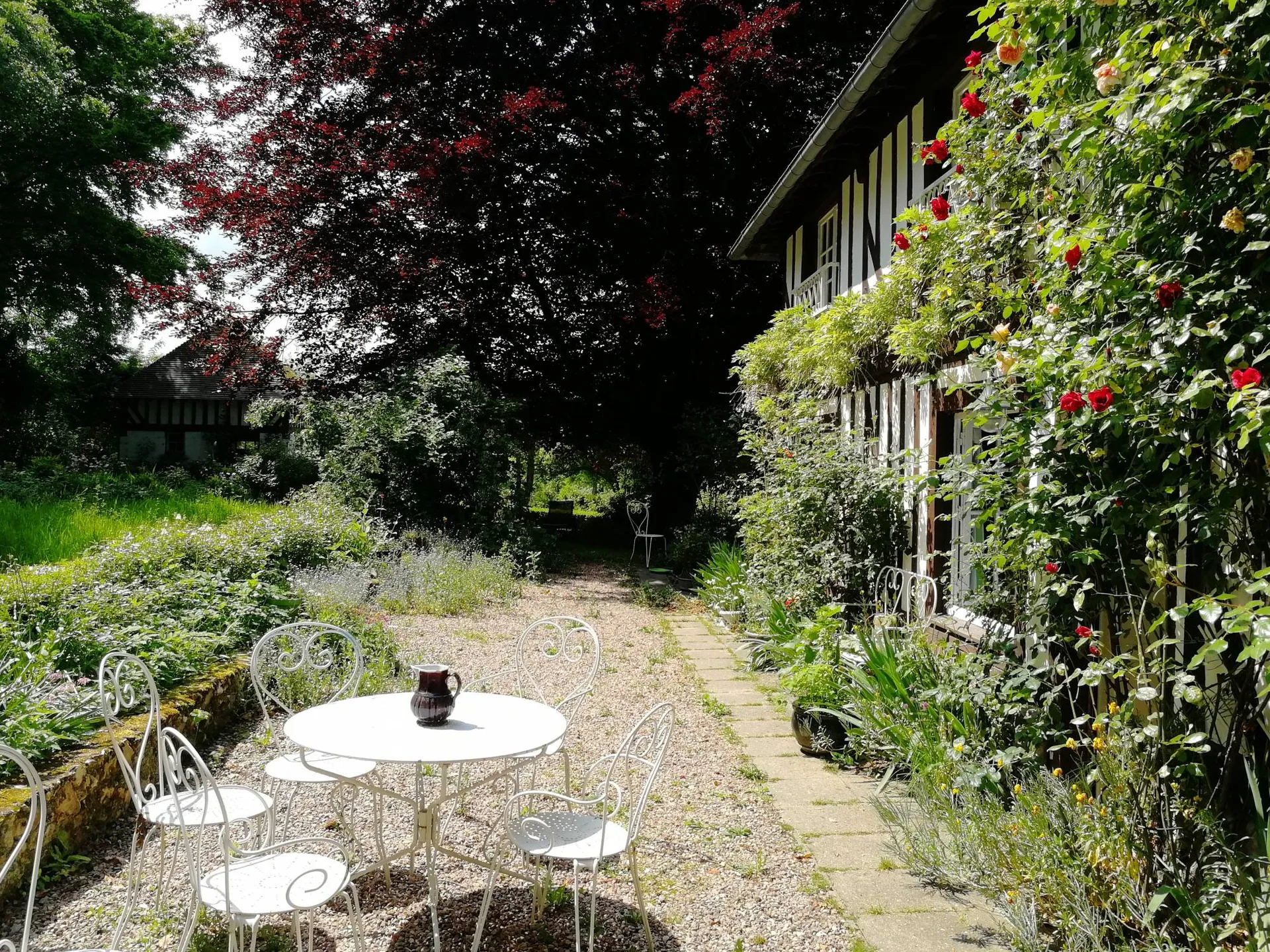 A VENDRE idéal demeure familiale, 15 minutes de CORMEILLES, 5 minutes des commerces pays d'auge