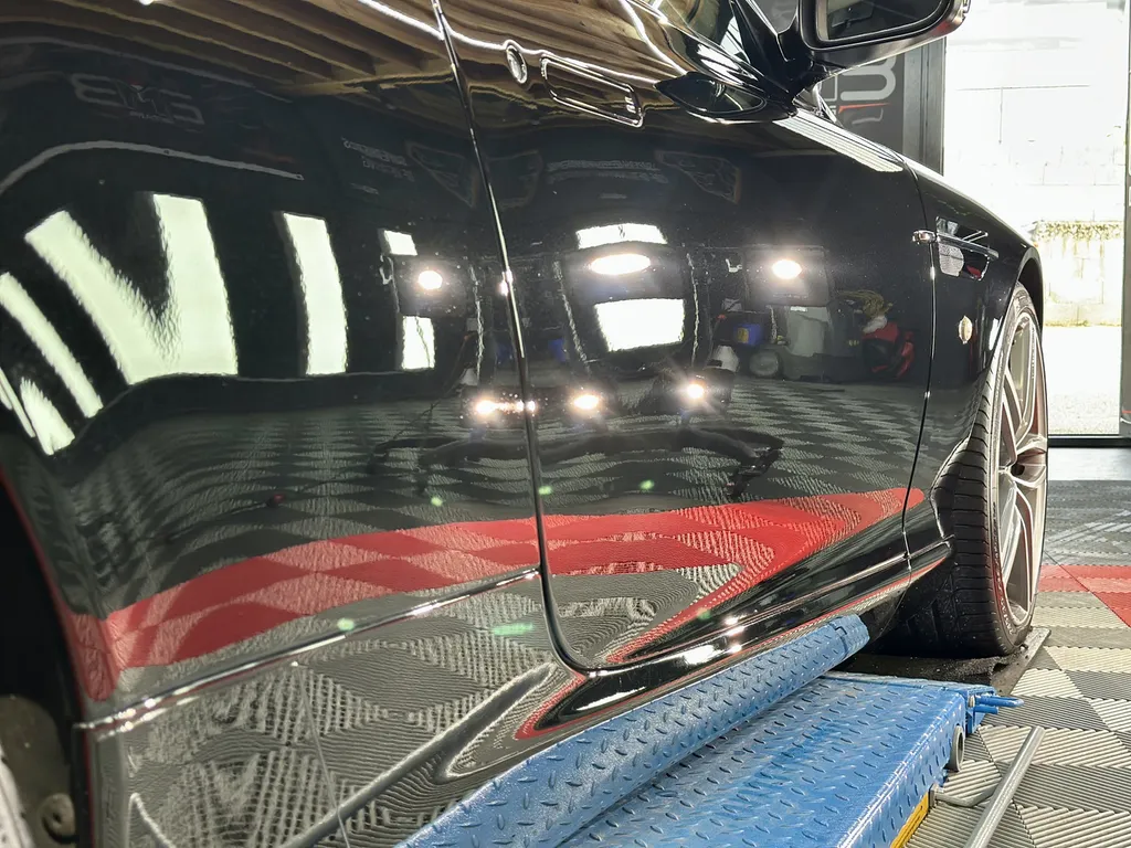 rénovation carrosserie protection PPF traitement céramique lyon Aston Martin DB9 Volante 