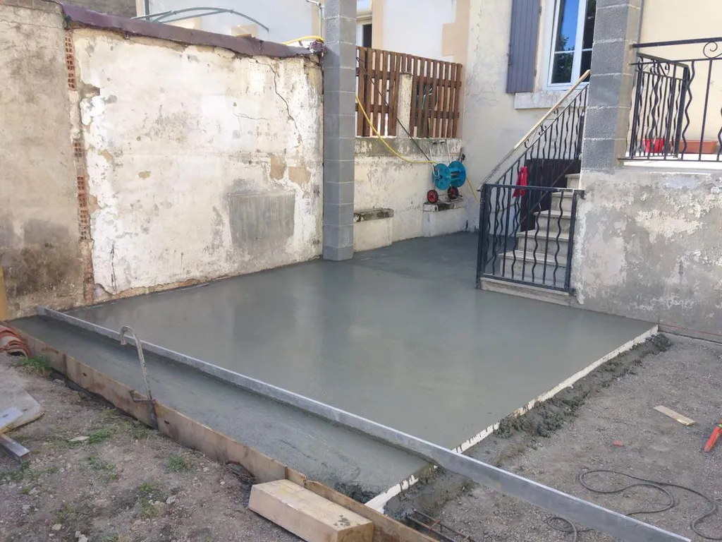 Rénovation d'un pavillon des années 1900 à Salon de Provence 13300-dalles de béton