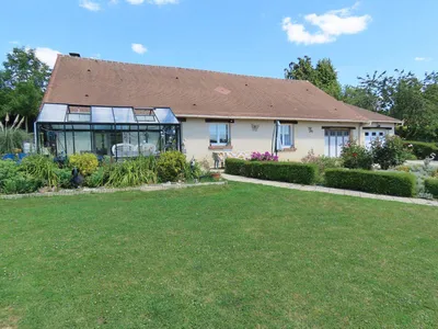 A VENDRE - Maison familiale avec parc arboré et garages, à moins de 15 min de Lisieux 14100