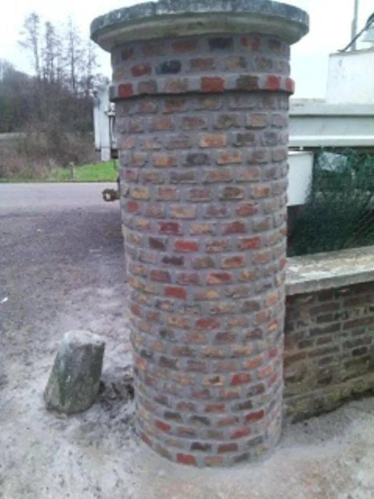 Réparation de pilier maçonné dans le pays d'Auge 14