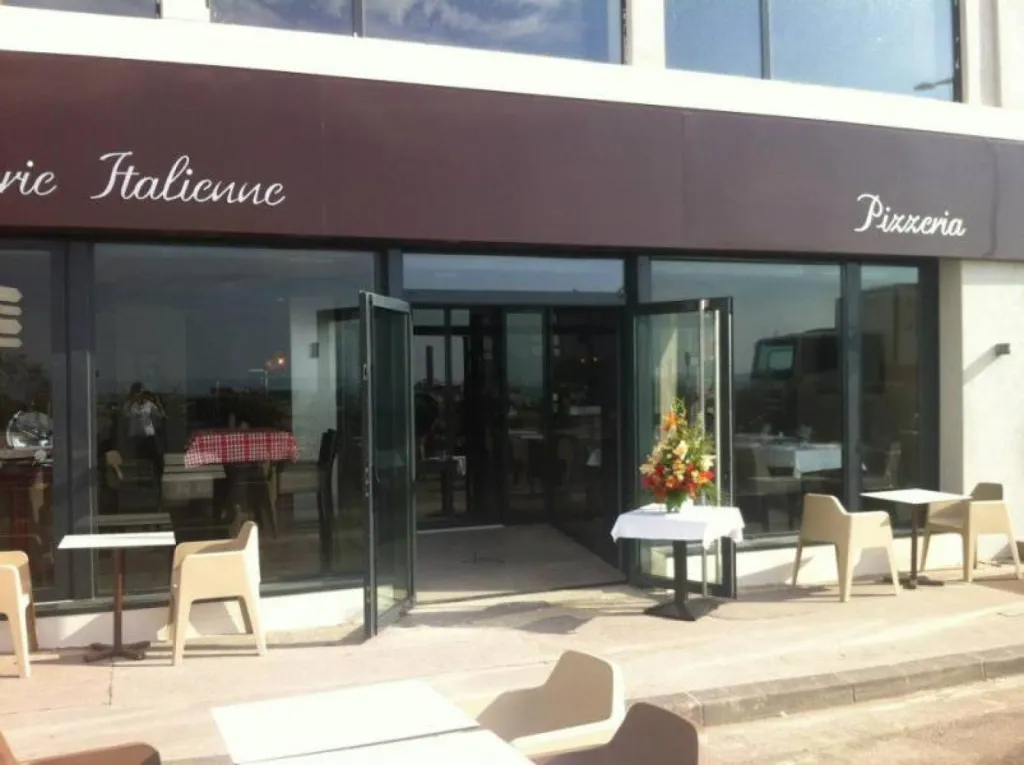 Restaurant en bord de mer à Marseille La Serenata