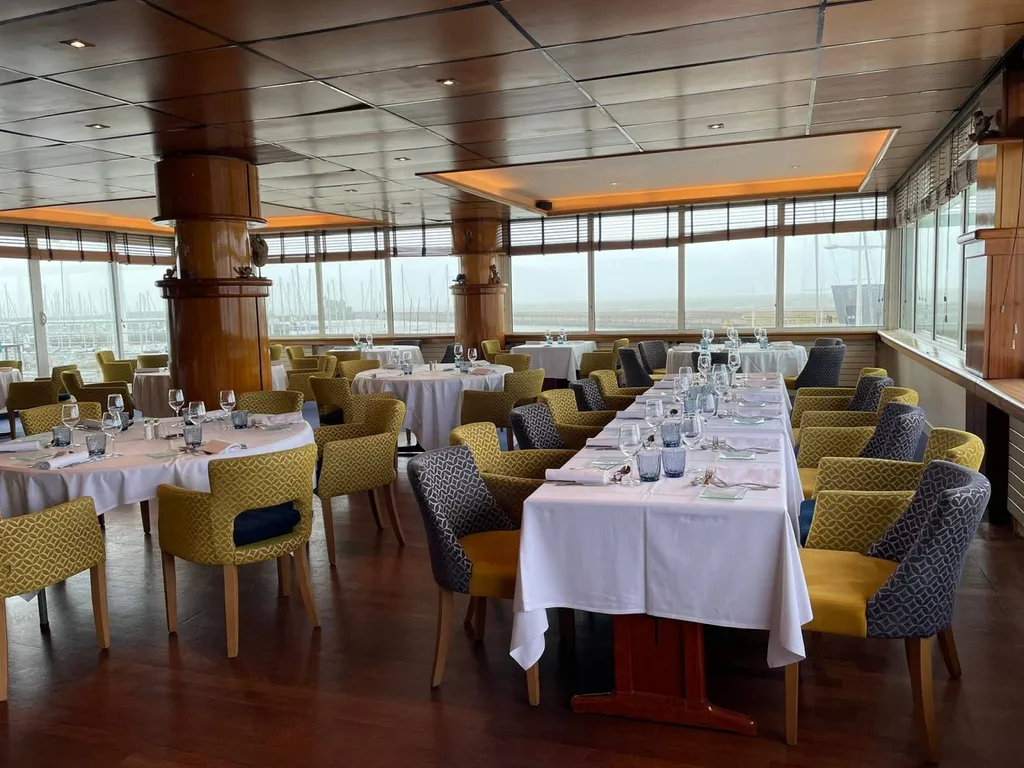 réserver une table pour 10 personnes le Havre vue mer