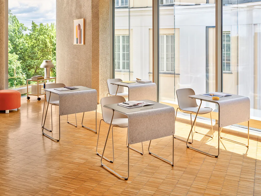 Table de formation POOL modulable pour salles de cours et réunions à Marseille
