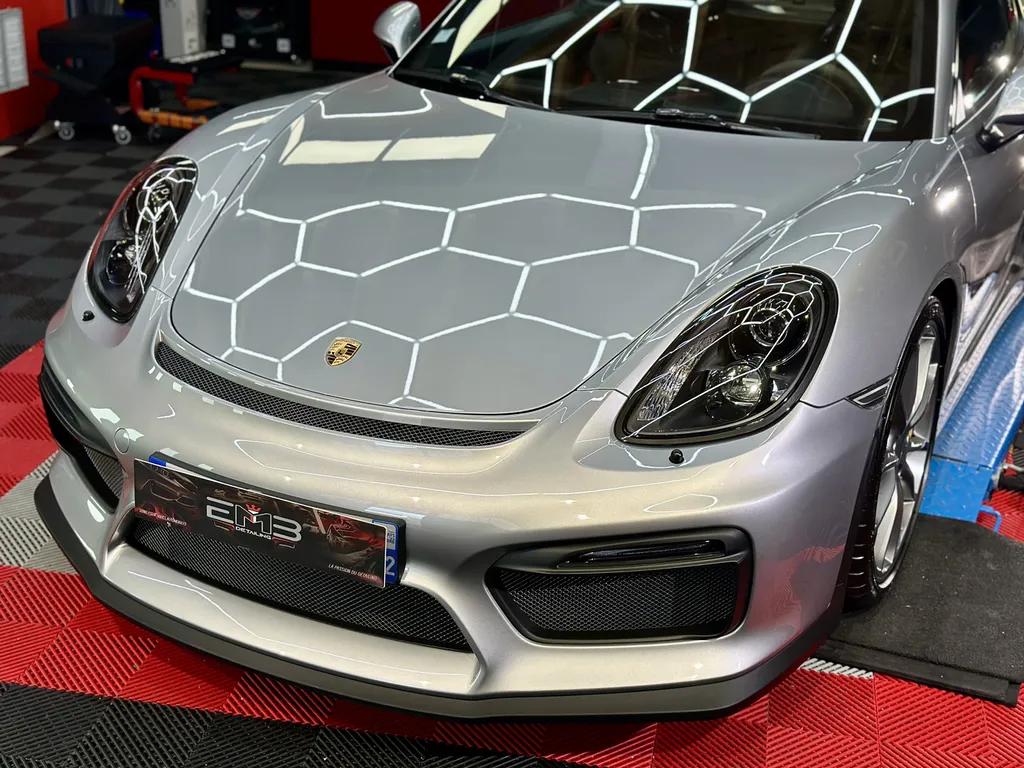 Protection carrosserie sur Limonest spécialiste porsche GT4