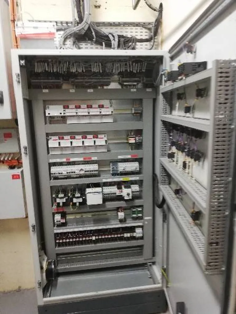 Mise en place d'un système de régulation électrique dans le beaujolais