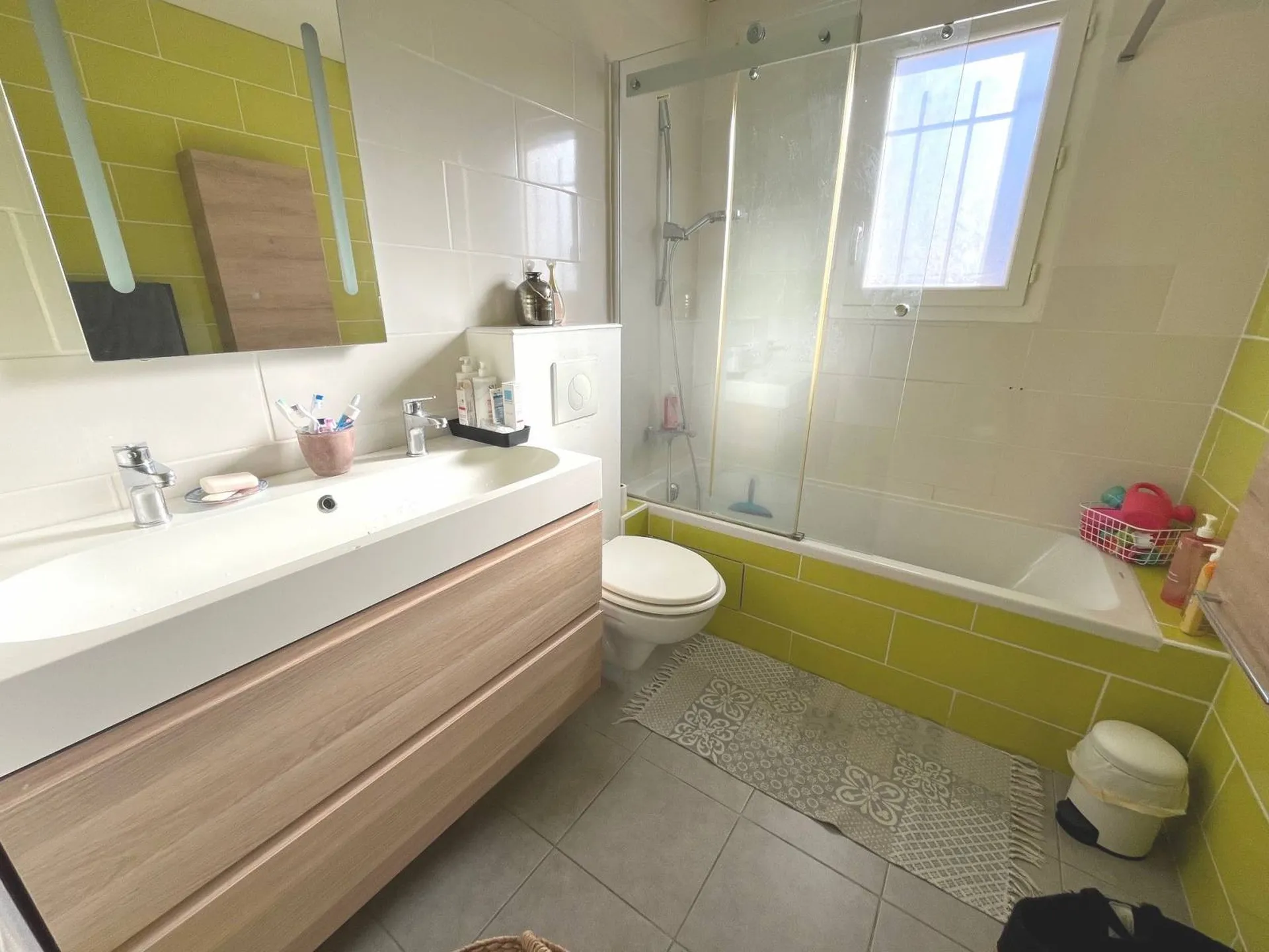 Maison T5 Roquefort la Bédoule avec piscine, trois places de parking, terrain de pétanque, abri pour les 2 roues 