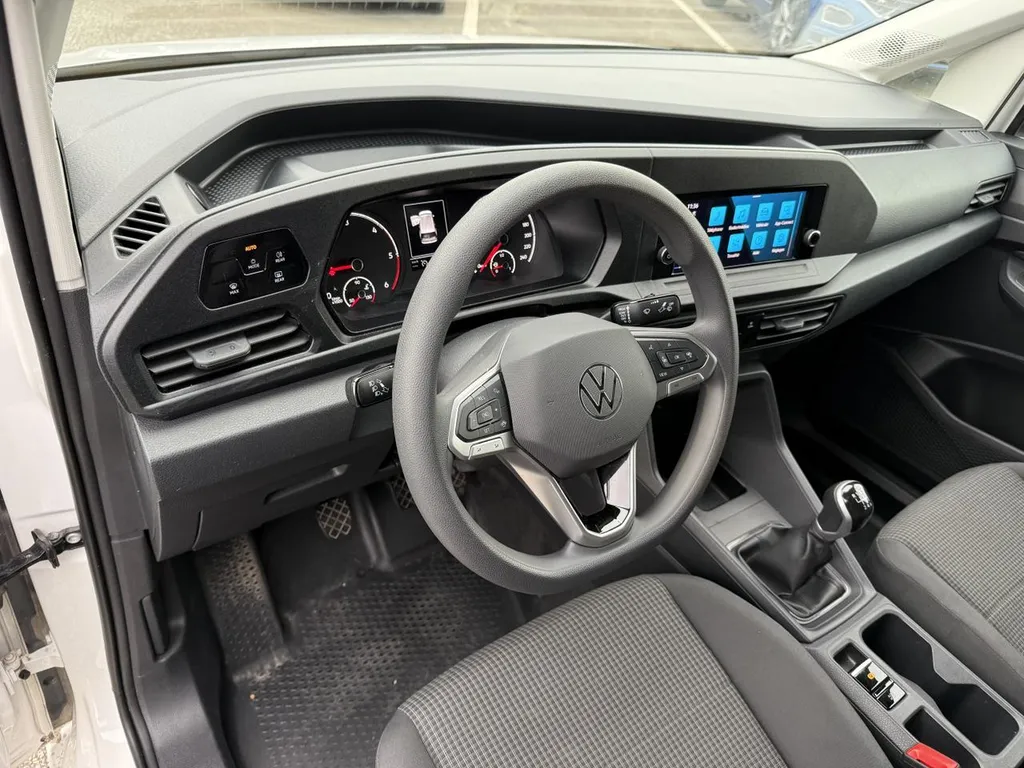 Volkswagen Caddy Cargo Maxi d’occasion à Rouen : utilitaire diesel 102 ch disponible chez votre concessionnaire Caudebec Automobiles.