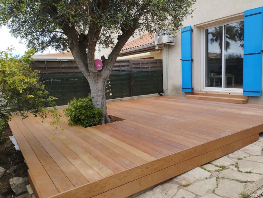 Agrandissement d’une terrasse en bois exotique Jatoba pour un espace extérieur transformé et chaleureux  à Frontignan proche de Sète