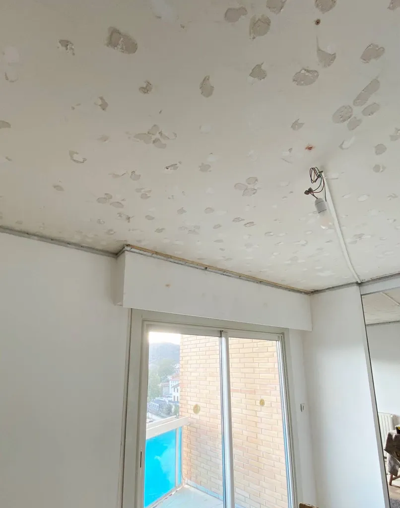 Rénover ses plafonds après suppression des plaques de polystyrènes - Plafonds Tendus Occitans Toulouse Pamiers