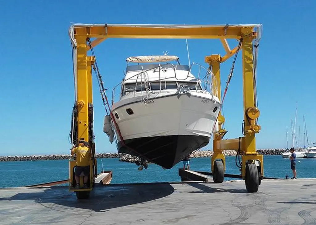Levage de bateaux en Europe avec Flexatrans