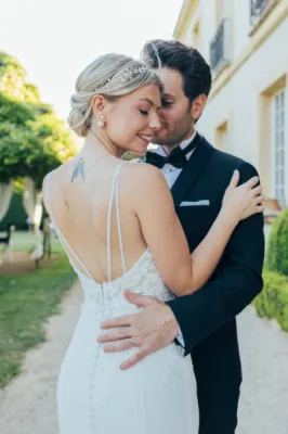Dîner de mariage chic et cérémonie juive en plein air dans les jardins d'une Bastide Près d'Aix-en-Provence