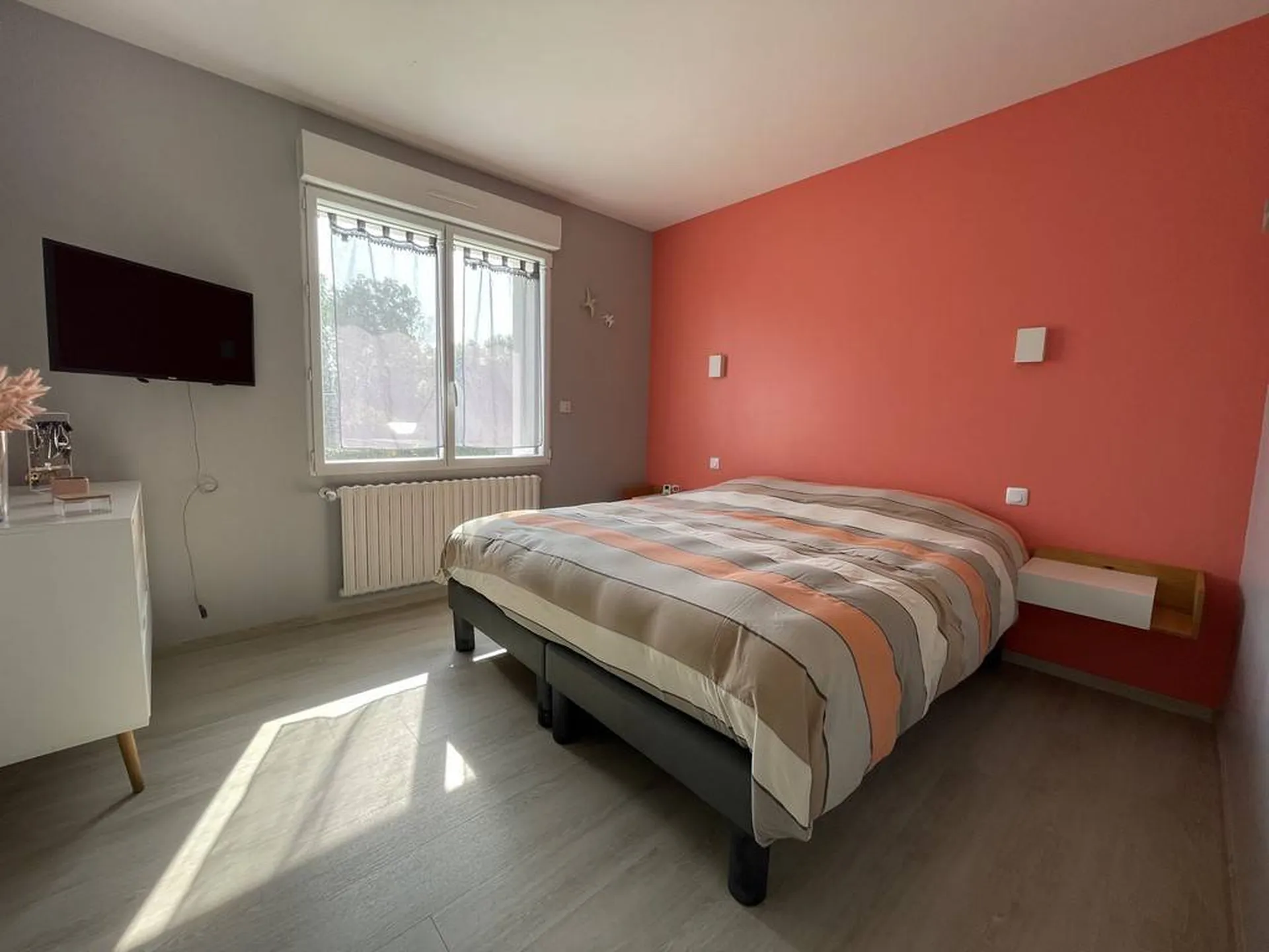 Maison contemporaine de 178m² bâtie sur son terrain de 1 230m² proche des commerces, en Seine Maritime, 76.