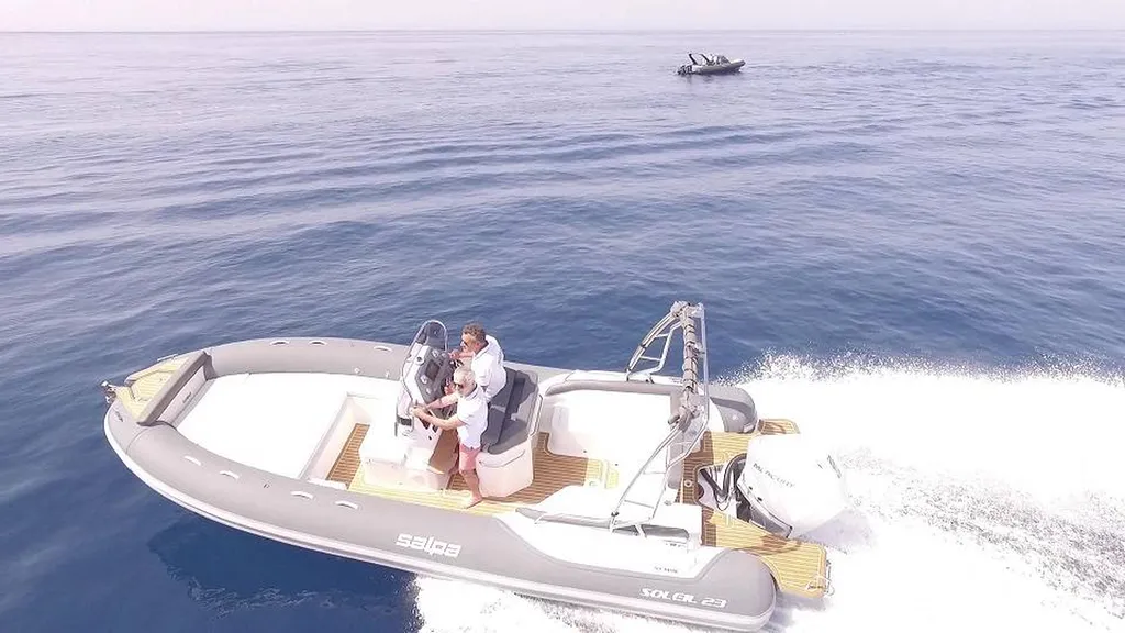 Bateau pneumatique Salpa Soleil 23 en vente dans le Var à Toulon