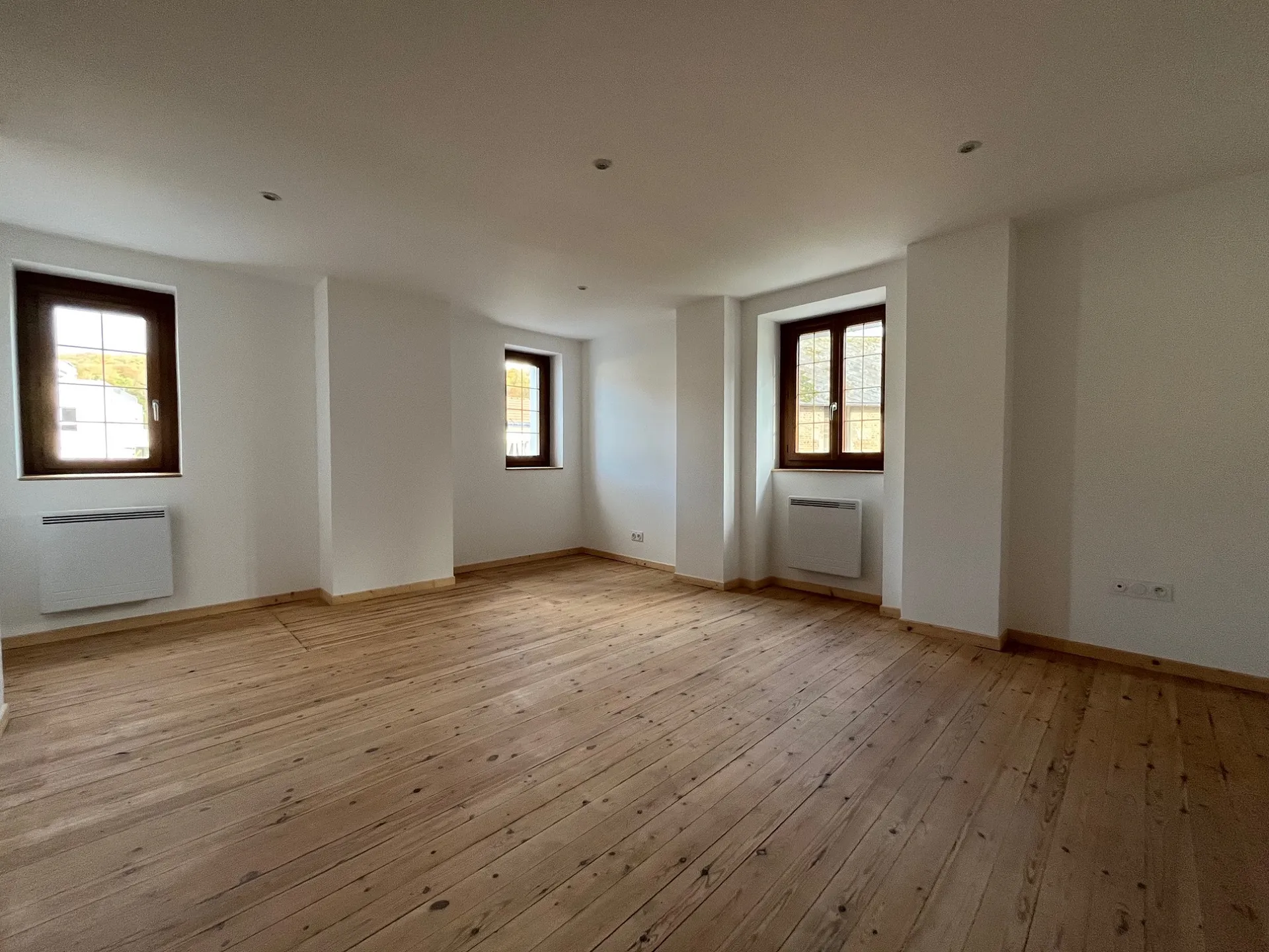 A louer : maison d'environ 88m² en centre-ville de Caudebec-en-Caux