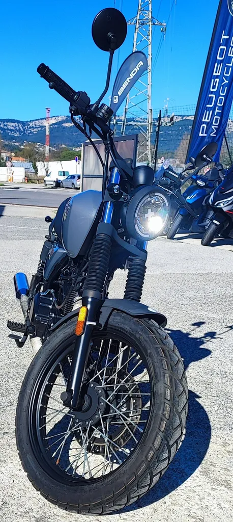 BRIXTON CROMWELL 125 DU 06/2023 AVEC 2050 KM.