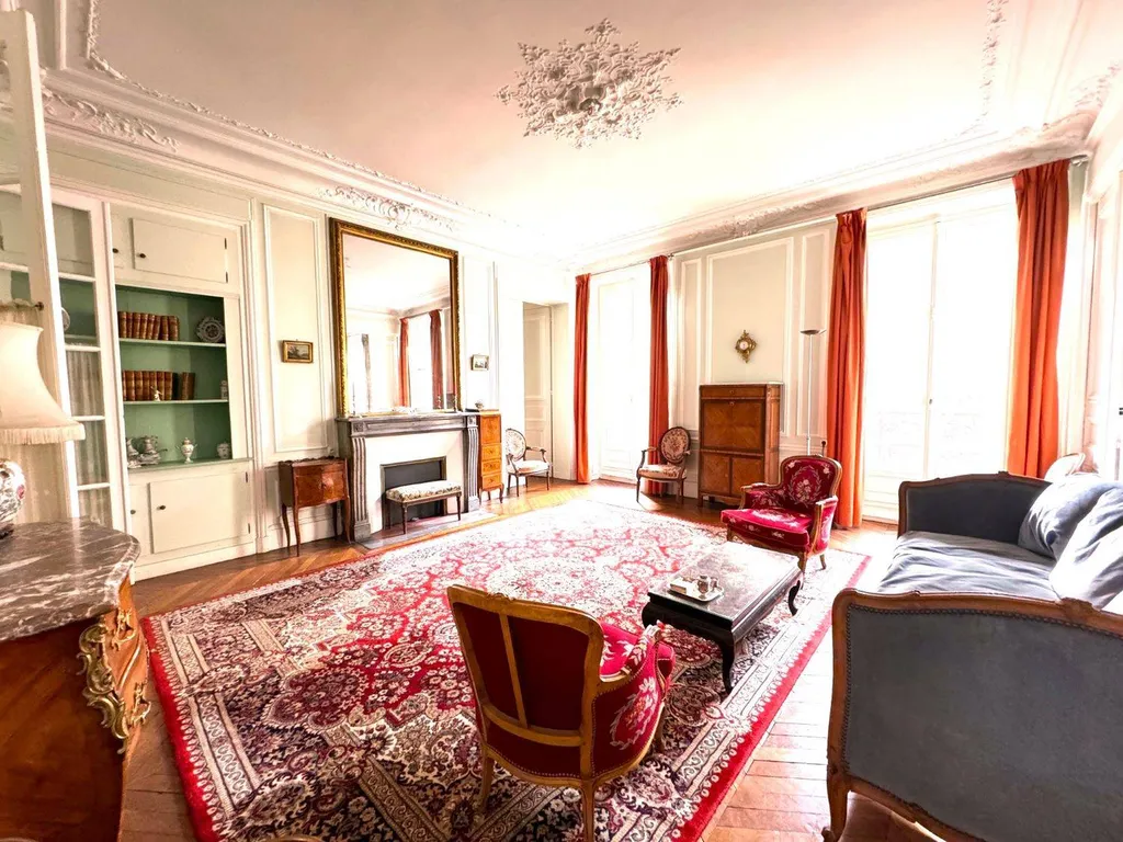 A vendre 5 pièces Haussmannien Europe/Villiers Paris 8ème