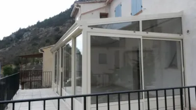 Fabrication et installation de veranda de qualité près de Faucon dans le Vaucluse