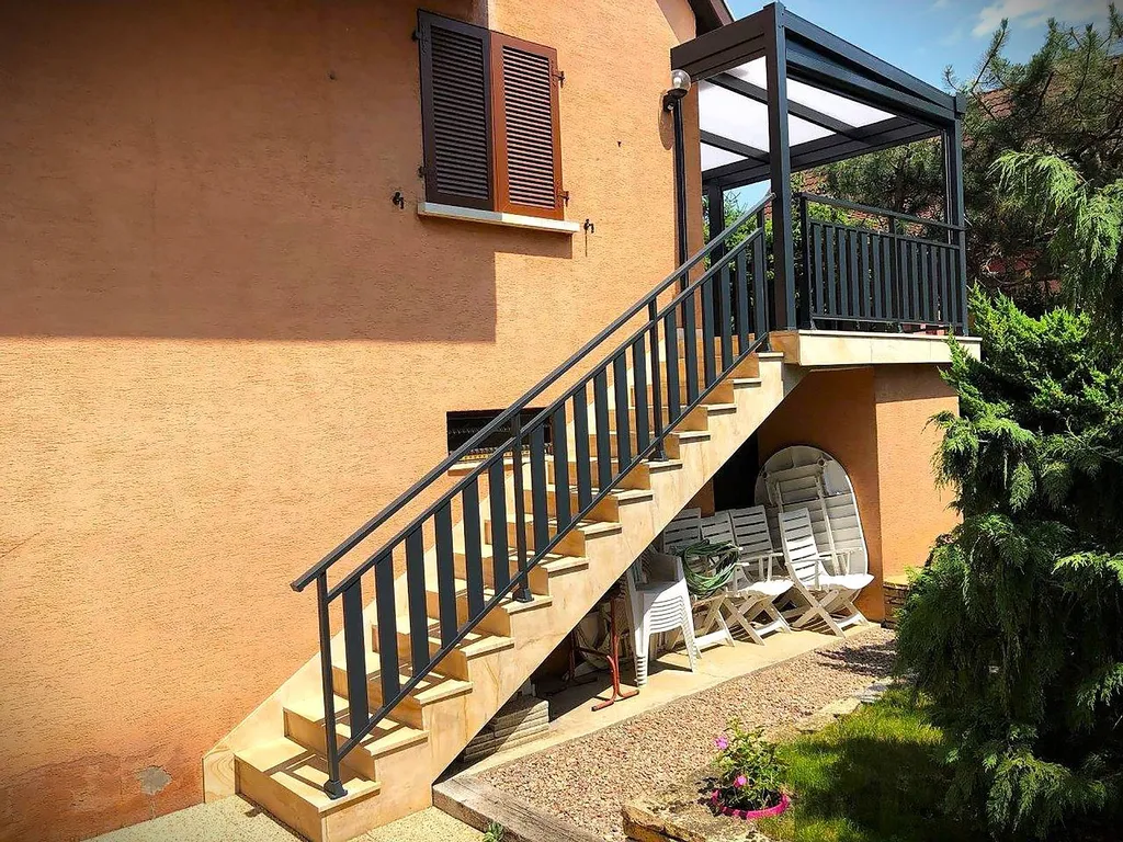Grâce à nos gardes corps en aluminium design, sécuriser et améliorer l'esthétique de votre terrasse à Mundolsheim dans le Bas-Rhin avec MFC Style