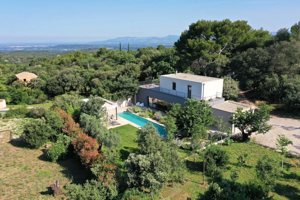 VENASQUE : Maison d'architecte avec vue panoramique   