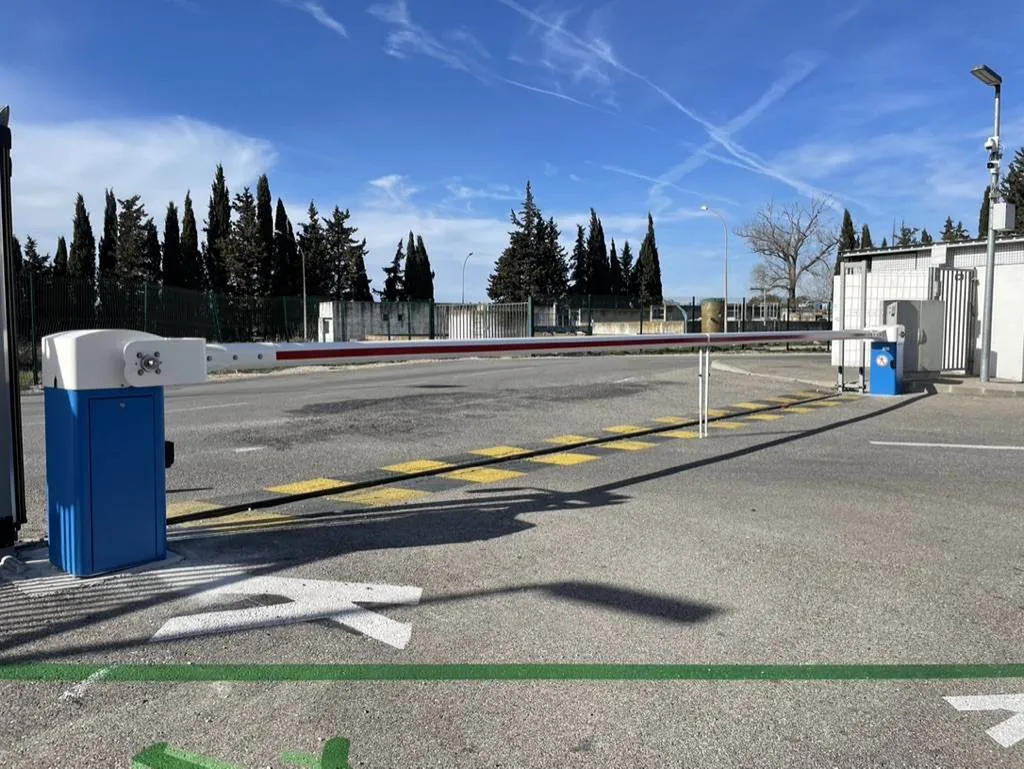 Remplacement barrière automatique LBA sur mesure à Aix en Provence 13