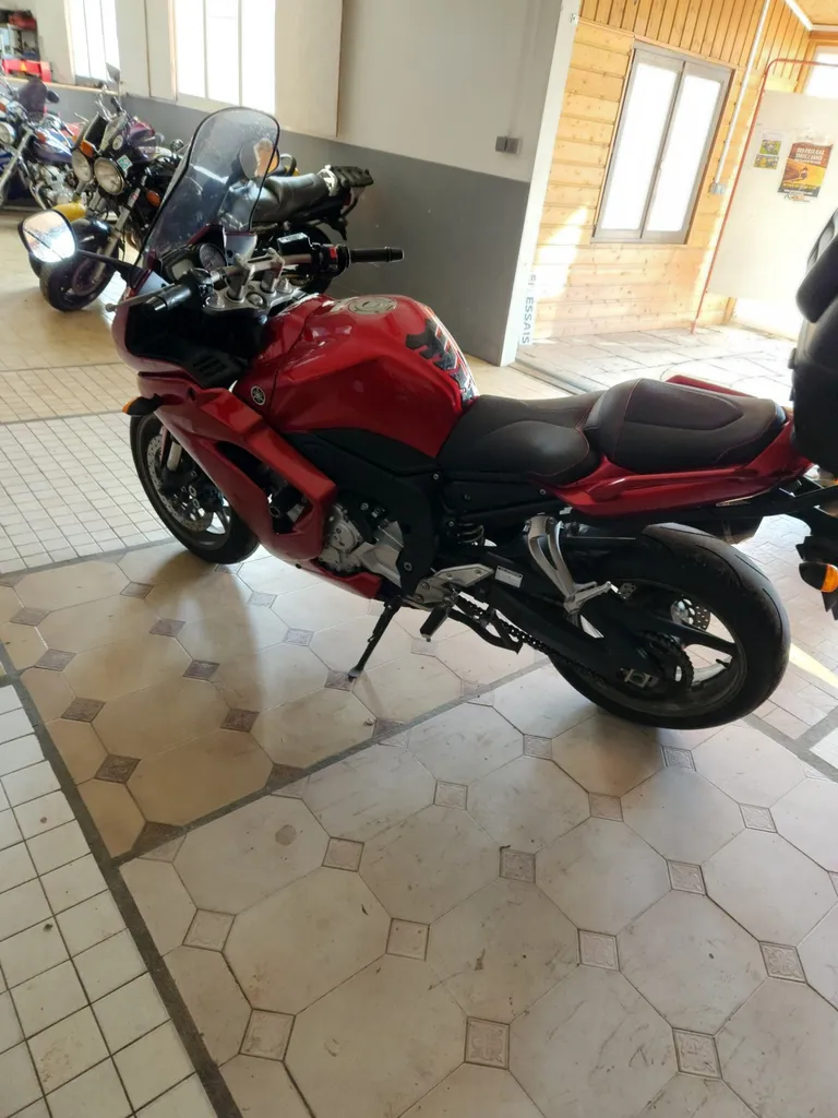 yamaha fz1 7490 euros