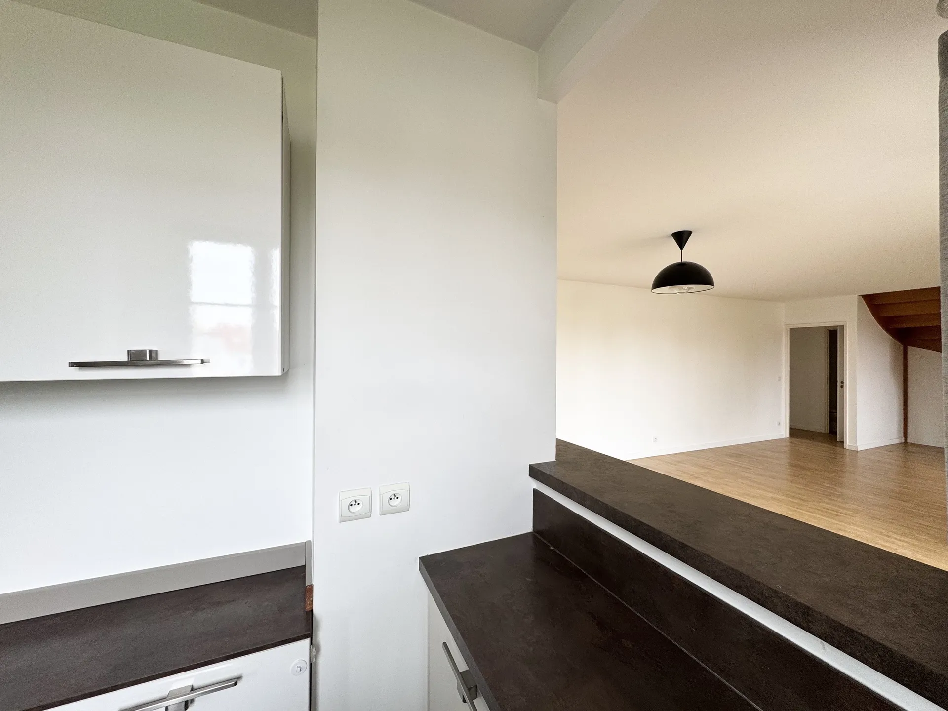 Saint Germain en Laye Exclusivité location appartement 3 chambres en duplex au Dernier étage avec une terrasse dans une résidence de standing de Saint Germain en Laye