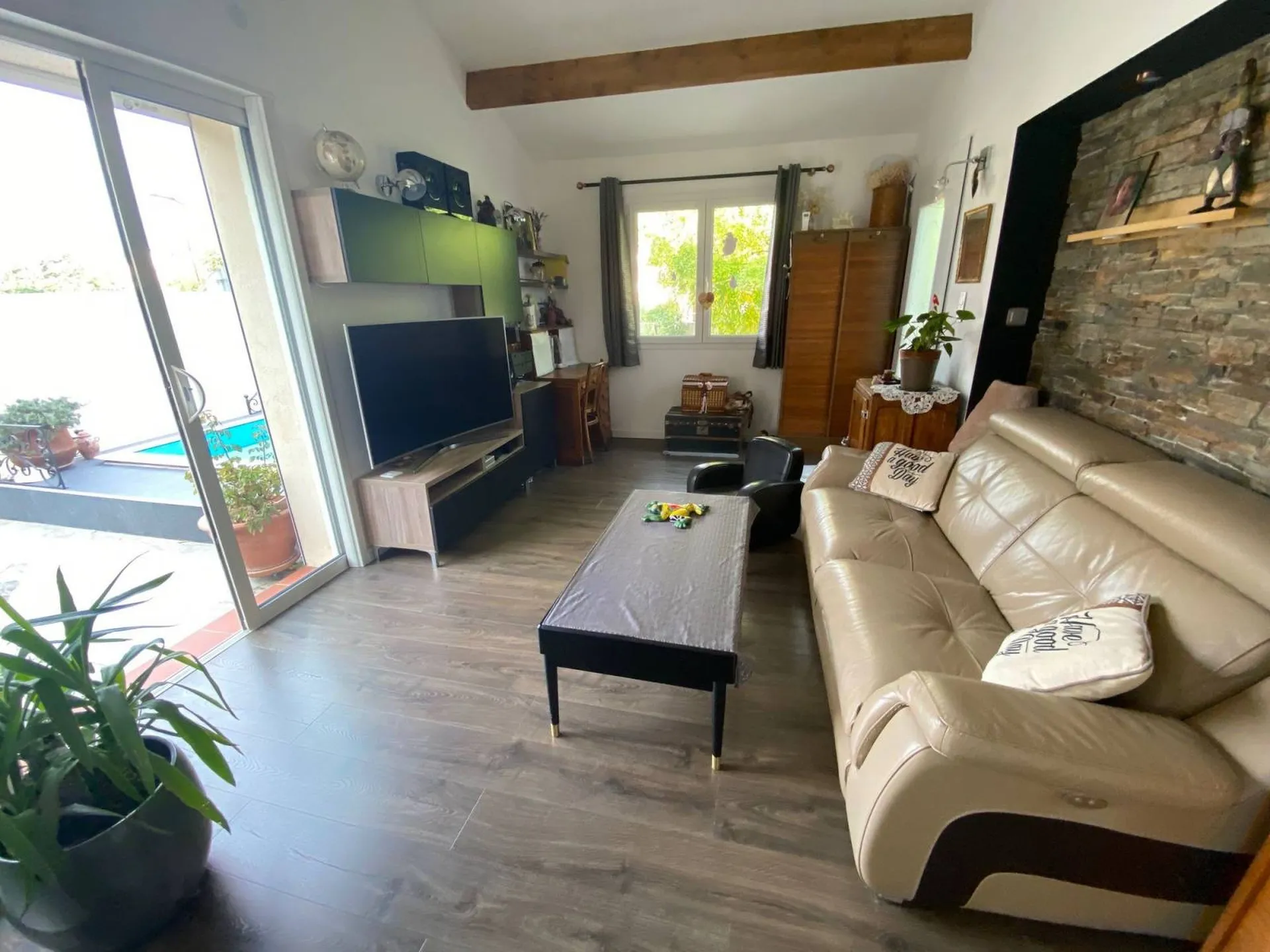 A vendre maison carnoux de plain pied avec piscine