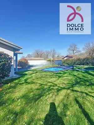 Maison de plain-pied avec piscine et grand jardin à Arsac, confort et modernité assurés
