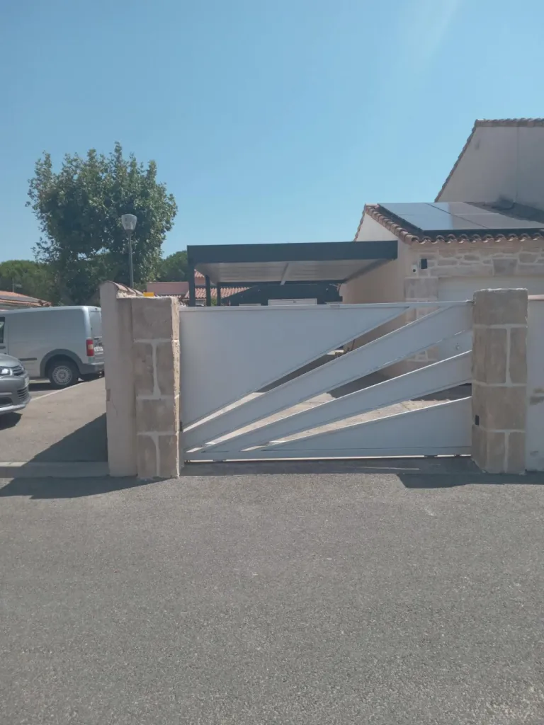 REALISATION CARPORT MODERNE SUR MESURE AVEC POSE AIX MARSEILLE 13