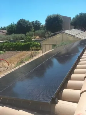 Installation de 6 panneaux photovoltaïques sur une toiture de maison à Pertuis 